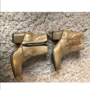 Bed Stu Shrill Sand Leather Boot